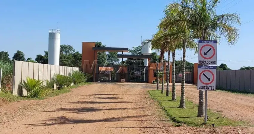 Chácara à Venda em Condomínio na Cidade de Brodowski com 3.000 m² Casa, Chalés área Gourmet Piscina