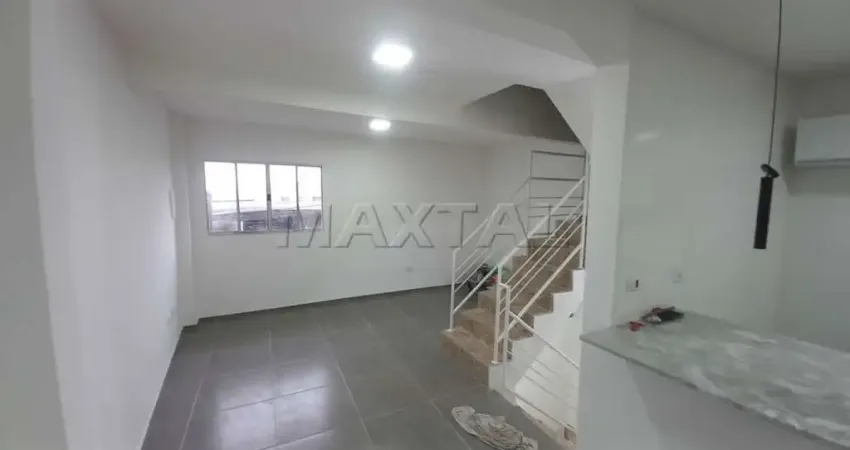 Sobrado residencial ou comercial com 100m², 3 dormitórios, 1 suíte, sala, cozinha e 2 vagas.