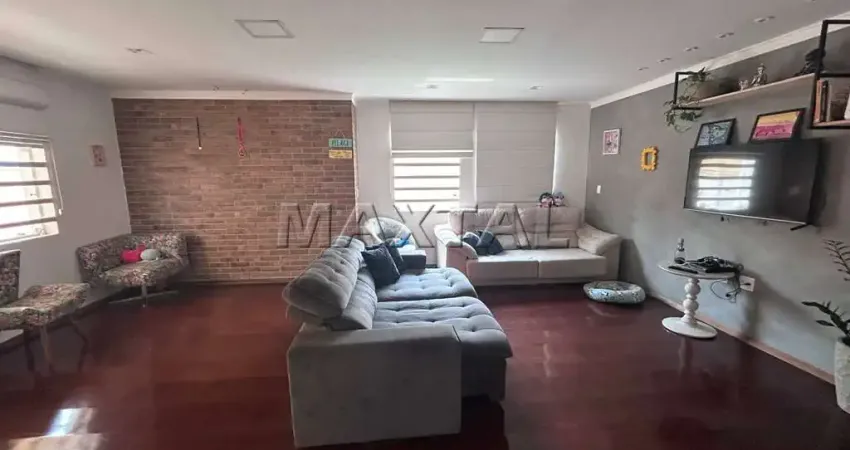 Sobrado à venda de 300m², com 4 dormitórios e 3 suítes, próximo a Braz Leme.