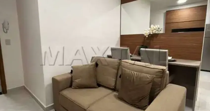 Apartamento mobiliado para locação no Jardim São Paulo, com 2 dormitórios e 1 vaga.