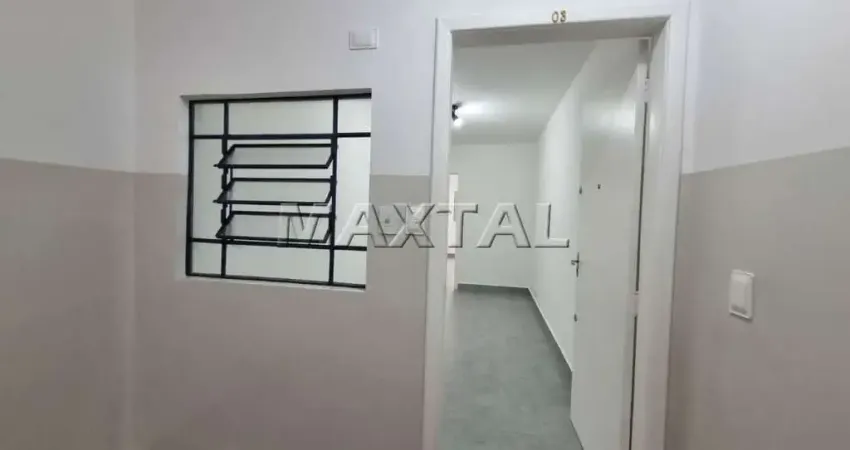 Apartamento Reformado para locação com 2 dormitórios, sala cozinha banheiro e lavanderia, na Luz.