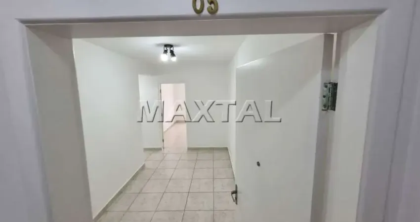 Apartamento no Bairro da Luz pro lado da Rua São Caetano. Com 2 Quartos, sala, cozinha e lavanderia.