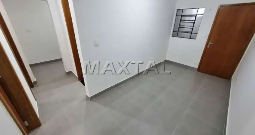 Apartamento Reformado na Luz travessa da Rua São Caetano. Com 2 Quartos, sala, cozinha e lavanderia.