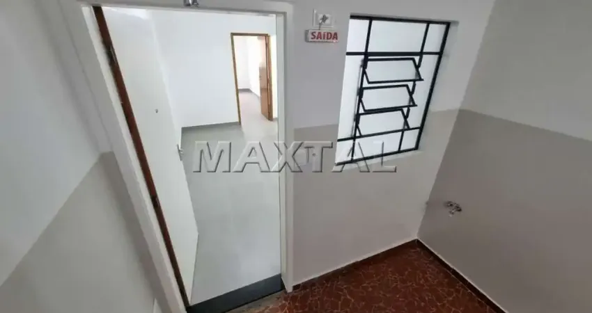 Apartamento Reformado na Luz travessa da Rua São Caetano. Com 2 Quartos, sala, cozinha e lavanderia.