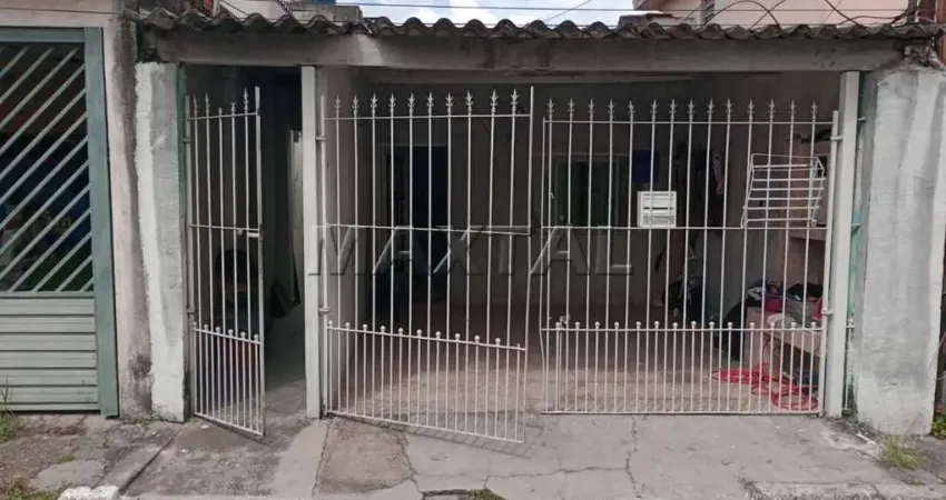 Casa à venda no Parque Peruche. Com 1 quarto, sala, cozinha, lavanderia, edícula e 1 vaga.