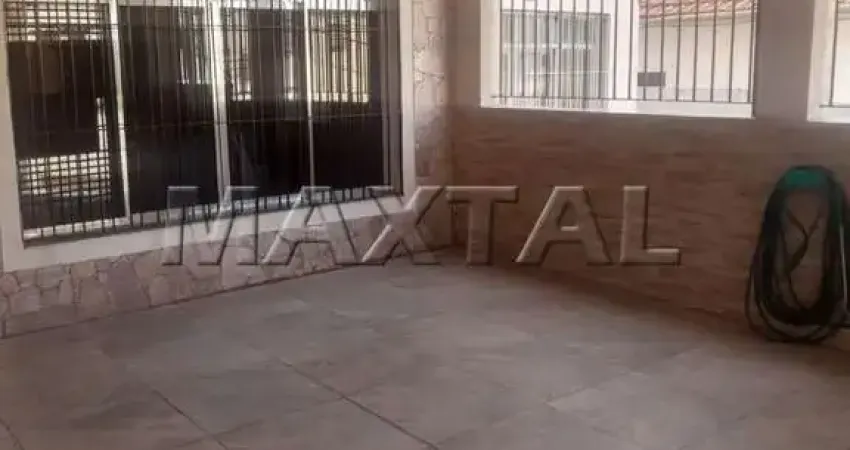 Sobrado à Venda no Bairro da Água Fria, de 200m². Com 2 dormitórios e 2 vagas.