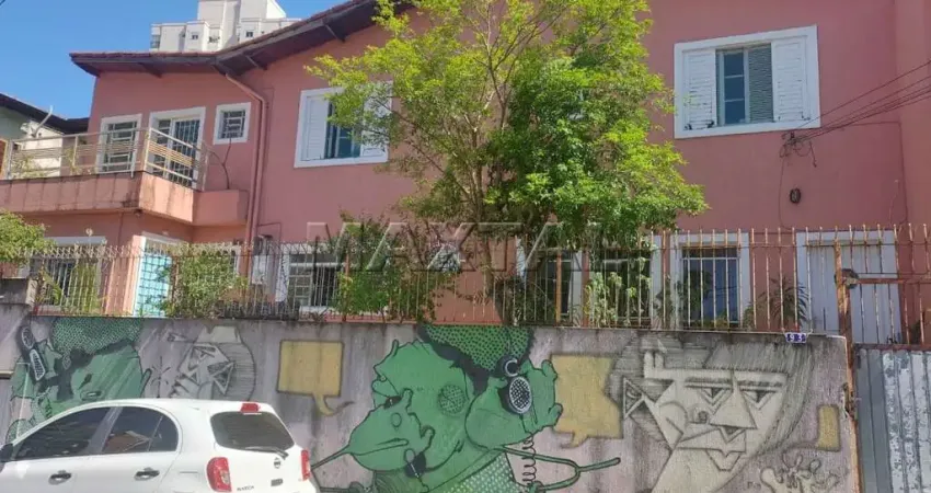 Casas comerciais em esquina com 225m², na zona norte com 6 salas, 4 vagas.