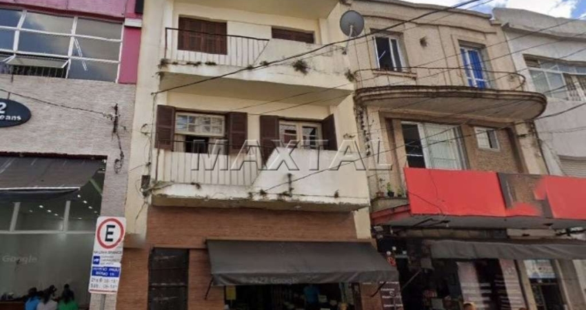 Apartamento com 80m² no Brás , 3 dormitórios, 1 sala,  1 cozinha e  1 banheiro.