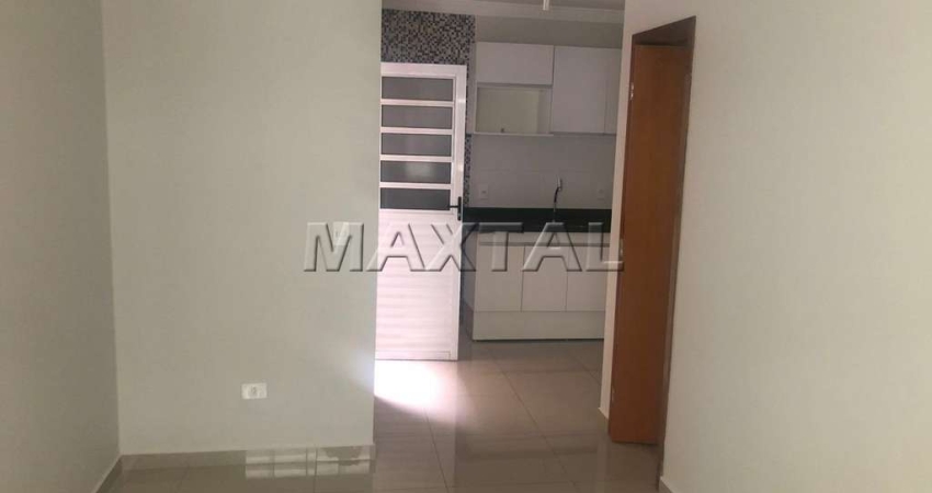 Sobrado em Condomínio fechado no Vila Nivi com 55m², com 2 Dormitórios, 2 Banheiros e 1 vaga.