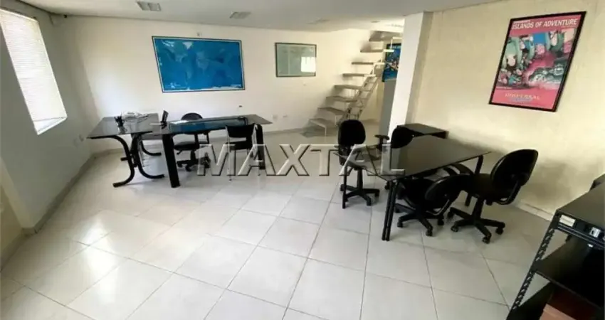 Prédio comercial para alugar, com 3 andares, 225m², na água fria, com piso frio em todos ambientes.