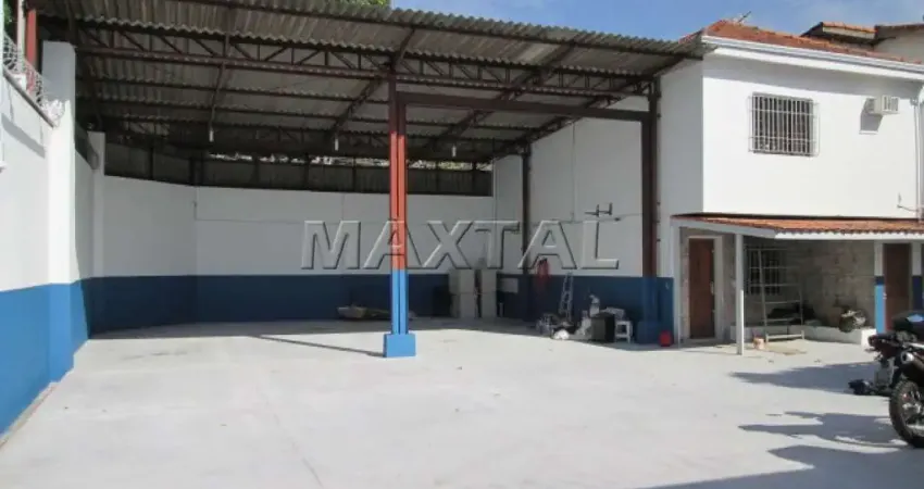 Galpão 330m² na região da Lapa, altura de 5m, 3 salas de escritório, copa, 3 banheiros.