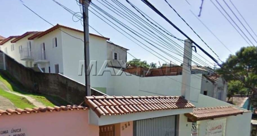 Casa no bairro Vila Nova Mazzei, próximo ao Shopping/metrô Tucuruvi. Com 2 dormitórios e 2 vagas.