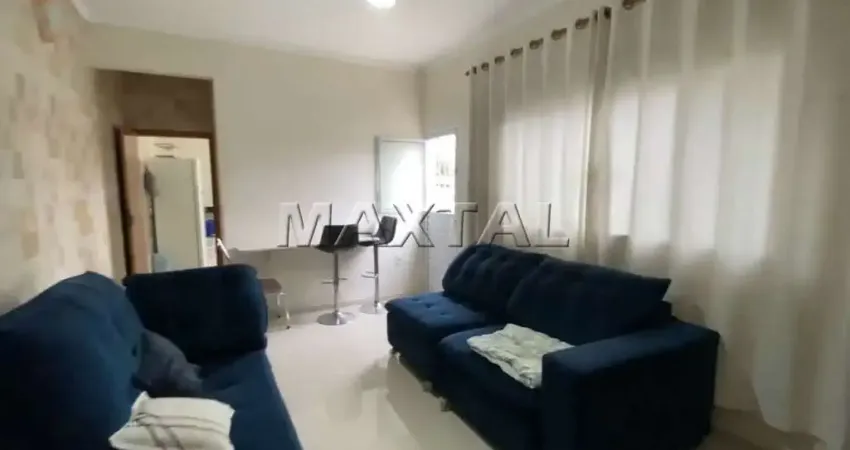 Sobrado à venda com três casas em um único terreno  70m² de área construída!