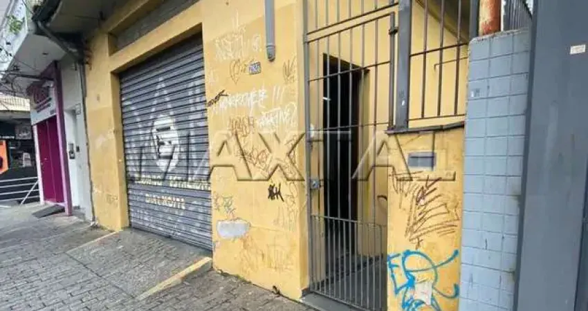 Terreno à venda com casa antiga, de 200m², com 3 quartos e 2 banheiros, na Parada Inglesa.