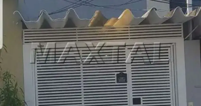 Sobrado à venda com 2 dormitórios, sala e vaga de garagem, na Vila Moraes.