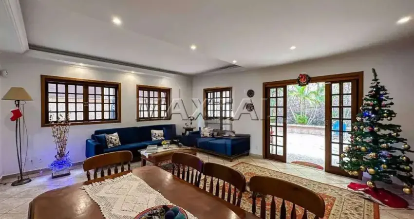 Casa ampla à venda  4 quartos, 2 suítes e 6 banheiros no Jardim São Bento, São Paulo