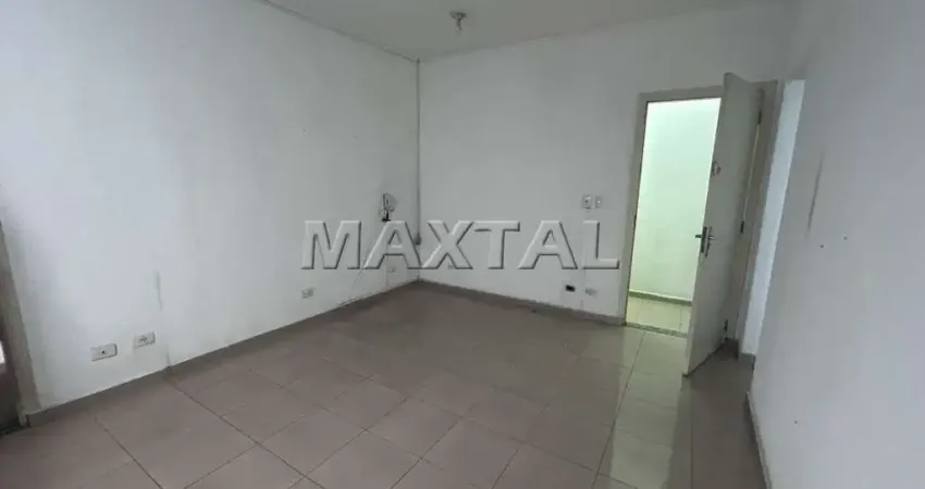 Prédio comercial de 220m² para alugar em Santana, com 6 salas e  4 banheiros.
