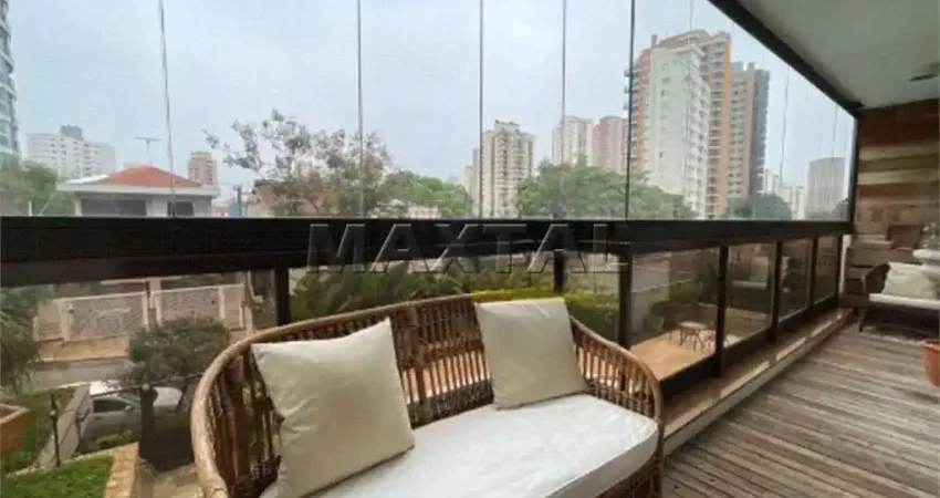 Apartamento à venda, de 206m², com 3 suítes e 3 vagas de garagem, em Santana.