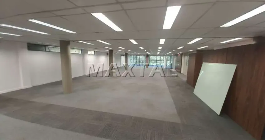 Prédio comercial na região comercial da Avenida Braz Leme, 2.300m² de área útil, 4 pisos, 10 vagas