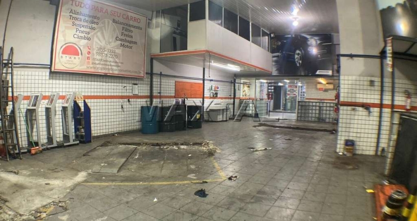 Galpão Comercial com Mezanino e Banheiros, de 300m² na Zona Norte.