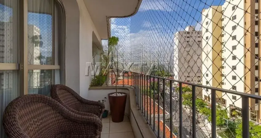 Apartamento à venda de 200m², com 4 dormitórios. 3 suítes e 4 vagas, em Santana.