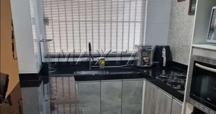 Casa à venda de 48m², com 2 dormitórios e 1 vaga de garagem, na Vila Gustavo.