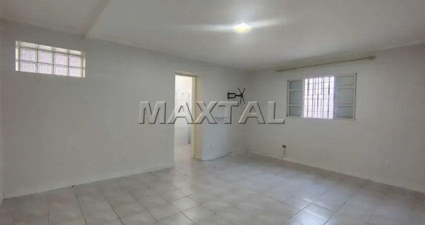 Casa térrea para locação, com 2 dormitórios sendo uma suíte, no Chora Menino.