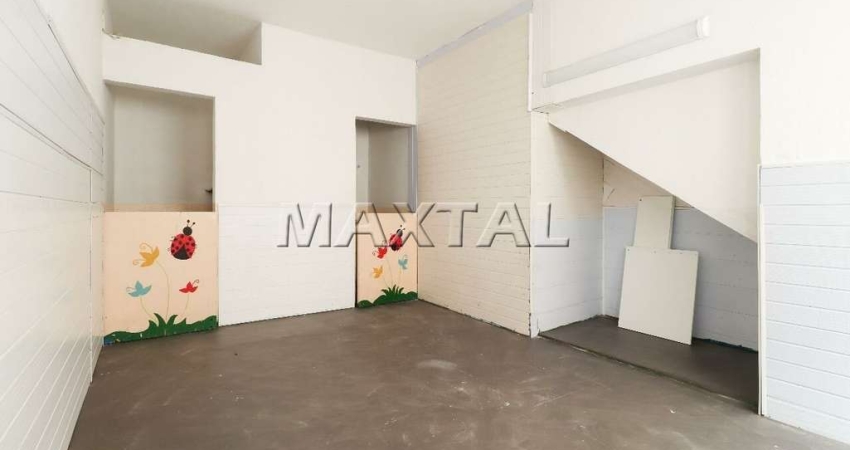 Sobrado comercial à venda de 250m², ideal para clinicas e escolas, no Pacaembu.