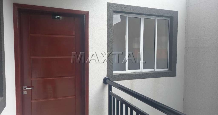 Apartamento à venda de 41 m², 2 dormitórios, sala e cozinha, na Chácara São João.