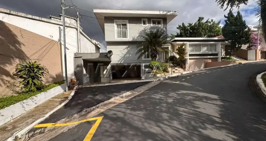 Casa em condomínio fechado em Santana  de 450 m², com 5 dormitórios,  sendo 3 suítes e 6 vagas.