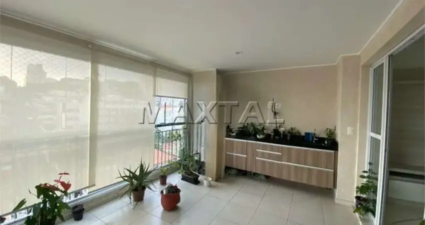 Apartamento de 93m², com 2 quartos,  sendo ambos suítes, 2 vagas e varanda, em Santana.