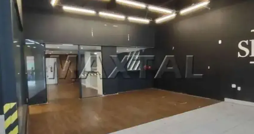 Galpão para locação, com 300m², 4 banheiros, 5 vagas, no bairro Santa Terezinha.
