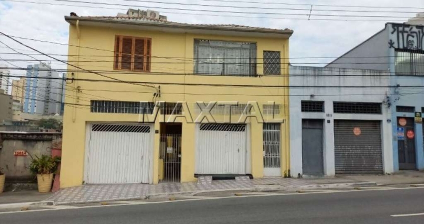 Casa em vila com 40m², 1 dormitório, sala, cozinha, banheiro e área de serviço.