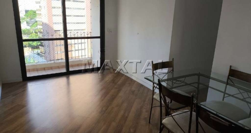 Apartamento, 66m² em Santana com 3 dormitórios, sala com sacada e 1 vaga.