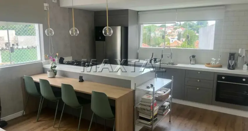 Casa 220m² para alugar no Tremembé, 3 quartos sendo 1 suite, 3 banheiros, 2 vagas e piscina.