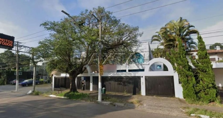 Casa Comercial, alto Padrão Com 1.250m² de área construída em um terreno de 700m² 25 vagas.