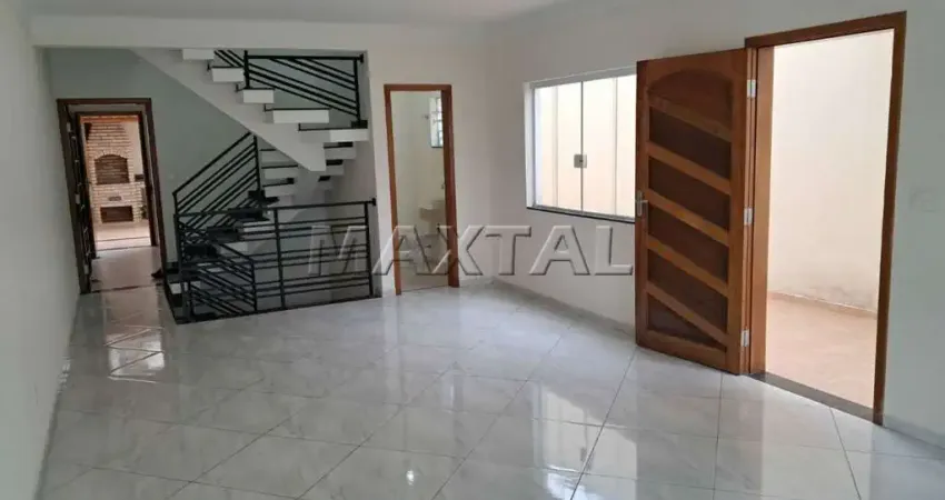 Sobrado novo, 200m², 3 dormitórios, 3 suítes, sala dois ambientes, churrasqueira e 5 vagas.