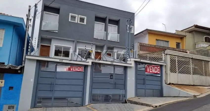 Sobrado novo à venda com 03 suítes e 03 vagas, na região da Santa Inês.