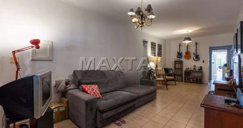 Casa à venda de 142m², com 3 quartos sendo 1 suíte e 2 vagas, na Lapa.
