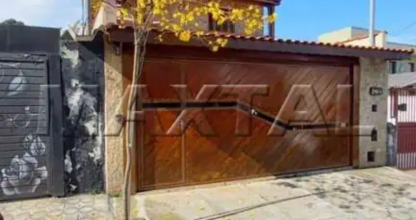 Sobrado à venda de 220m², com 3 suítes, 5 banheiros e garagem para 3 carros, no Parque Mandaqui.