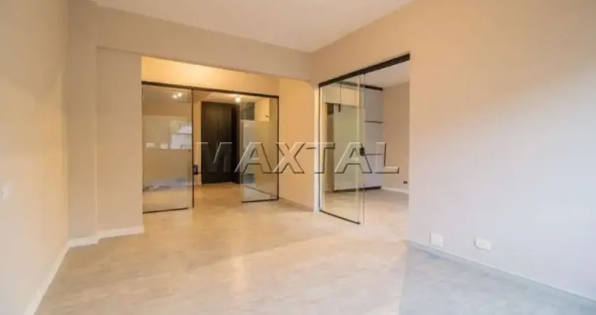 Sala para locação em região nobre de Pinheiros, próxima ao Shopping Iguatemi.