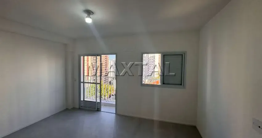 Studio novo para locação em Santana na rua Damiana da Cunha de 27 m2, andar alto, sacada e arejado.