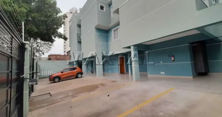 Sobrado à venda de 70m², com 2 dormitórios 1 vaga de garagem, na Vila Gustavo.