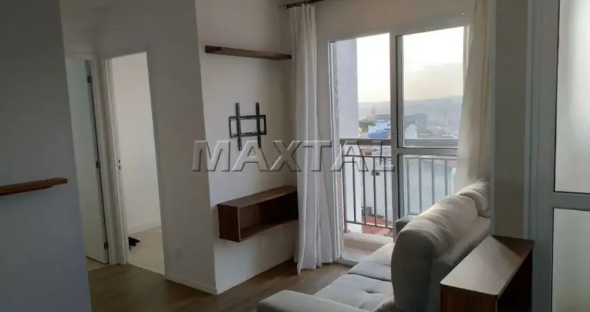 Apartamento no Imirim, com 2 quartos, sala com varanda, cozinha americana, banheiro e área.
