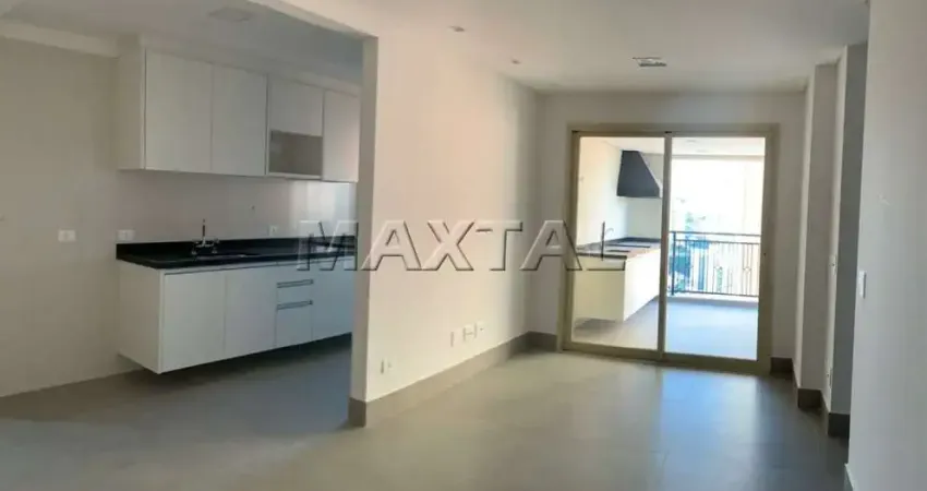 Apartamento de 74m² para alugar, 2 quartos sendo 1 suite, sala com varanda gourmet e 1 vaga.