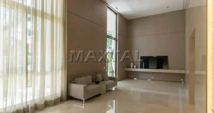 Apartamento à venda de alto Padrão com 4 Quartos sendo suítes, 4 vagas e 5 Banheiros.