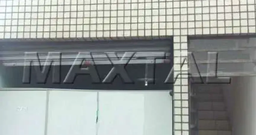 Salão amplo de 180m², com 2 banheiros e escada para o piso subsolo, lauzane.