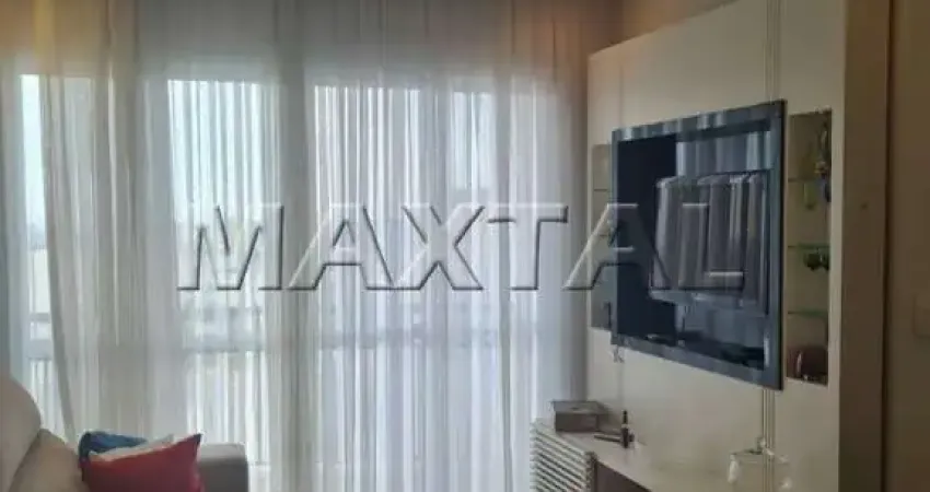 Apartamento à venda com 78m², 3 dormitórios (1 suíte), 2 vagas, varanda e excelente distribuição.