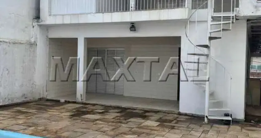 Casa de 315 m² disponível para venda ou locação, com 03 suítes, no bairro saúde.