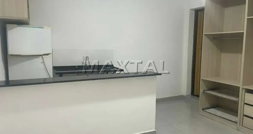 Apartamento para locação, de 30m², com  1 dormitório, sala e banheiro, no chora menino.